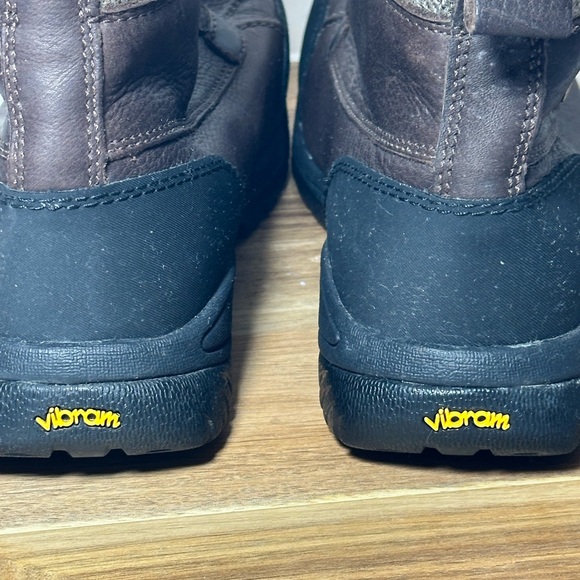 UGG Australia Adirondack Waterproof Leather Winter Boots Brown Men’s size 9.5 - Picture 12 of 12